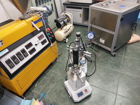 四川大学高分子实验室气动增压泵发泡装置